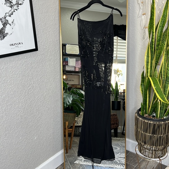 HOUSE OF CB 'Amirah' Black Mesh Crystal Embellished Midi Dress NWOT - Picture 8 of 10